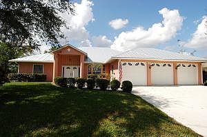 5th image of 4092 SW Lakewood Dr