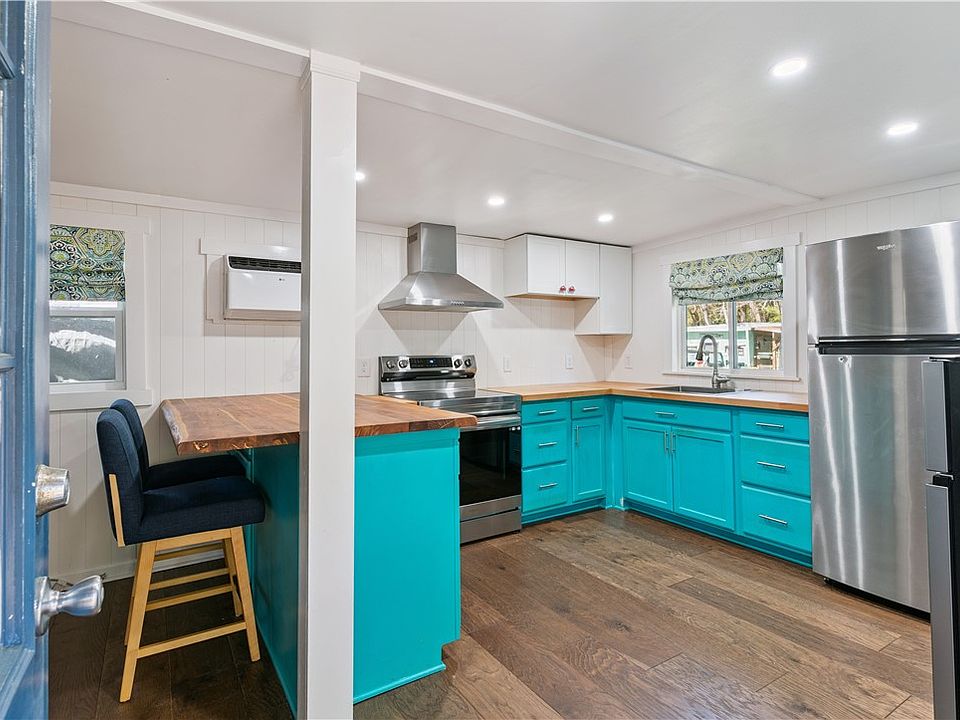 1st image of 1700 Demere Rd