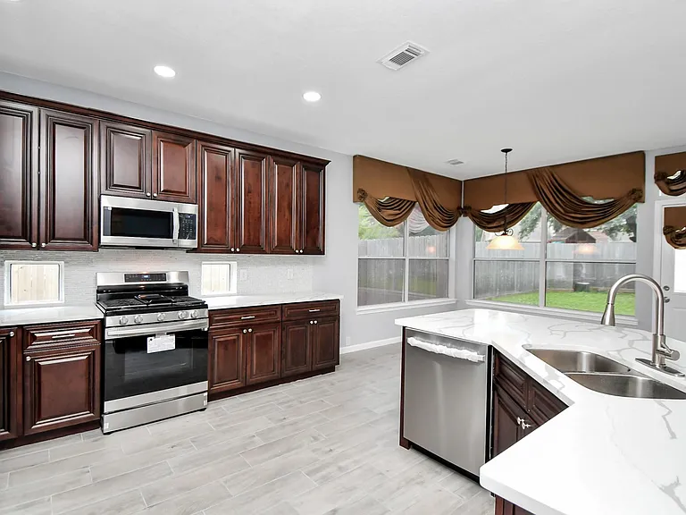 19907 Glen Lake Dr — Photo 12