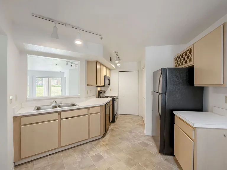 7270 Westpointe Blvd #910 — Photo 5