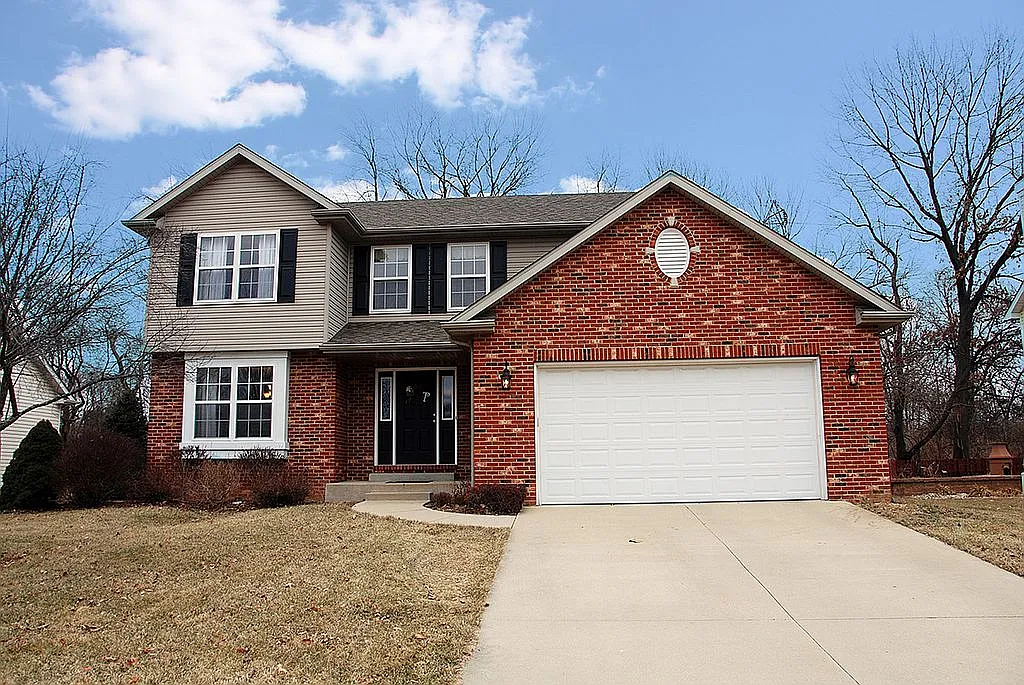 591 Chancellor Dr photo 1