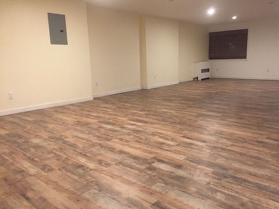 1st image of 202 9th St APT 1