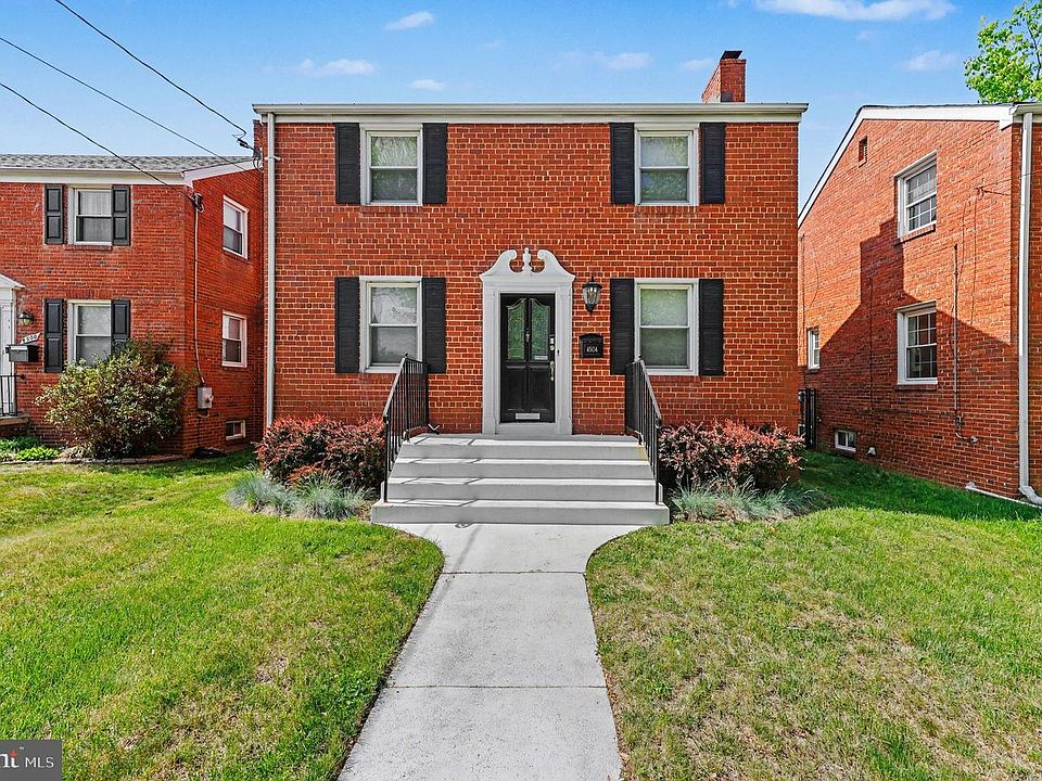 1st image of 4504 20th St NE