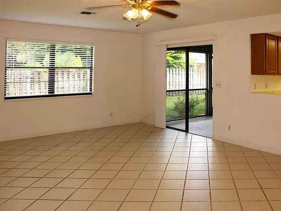4th image of 4206 Pine Cone Ln