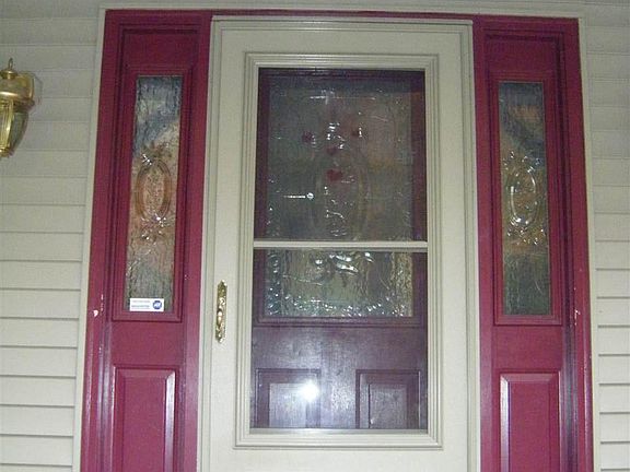 4th image of 124 Akron St