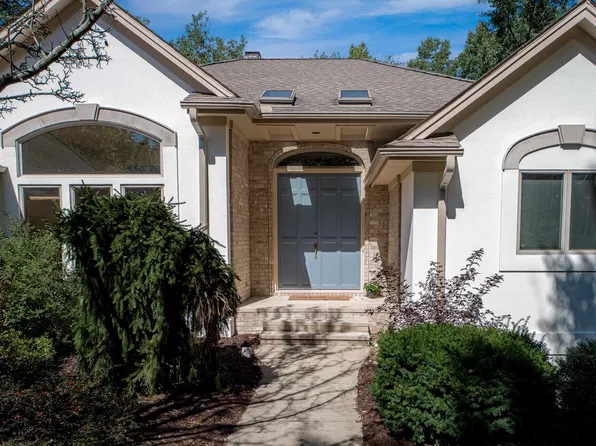 1315 Foxwood Dr, Midland, MI 48642