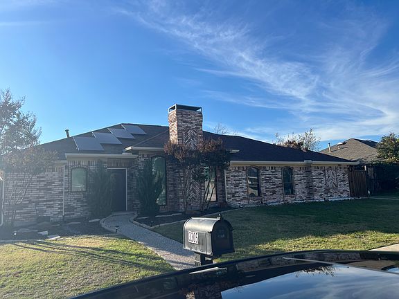 2nd image of 3305 Hilltop Ln