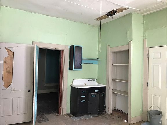 3rd image of 1610 S East St