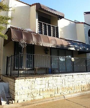3rd image of 3325 Augusta Blvd