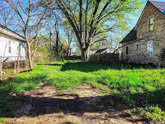 5th image of 1213 E Indiana Ave