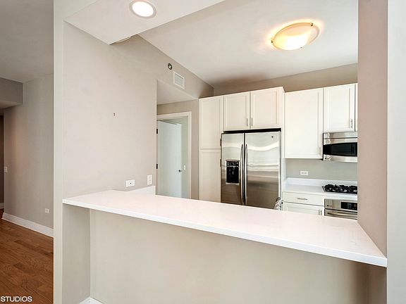 5th image of 600 N Lake Shore Dr APT 2109