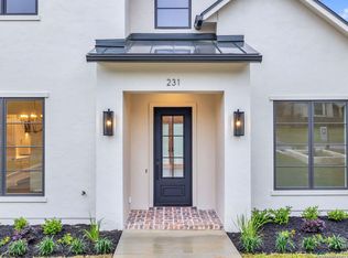 231 Elizabeth Rd, Terrell Hills, TX 78209