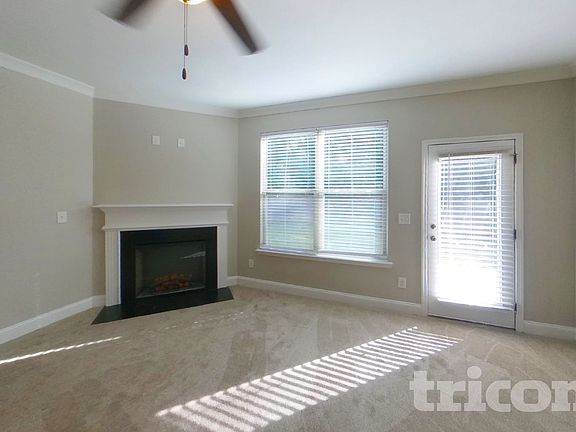 3rd image of 1430 Stone Ridge Ct