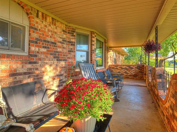 1322 S Jim Thorpe Blvd, Prague, OK 74864