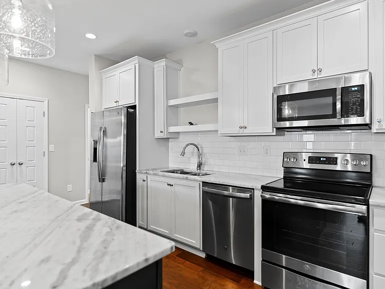 4205 Taylor Cove Ct — Photo 12