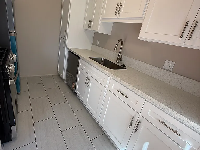 1026 Grover Ave #1 — Photo 9