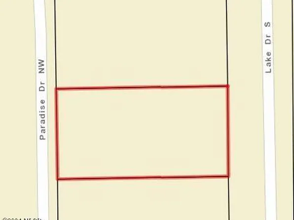 Paradise Dr, Watertown, SD 57201