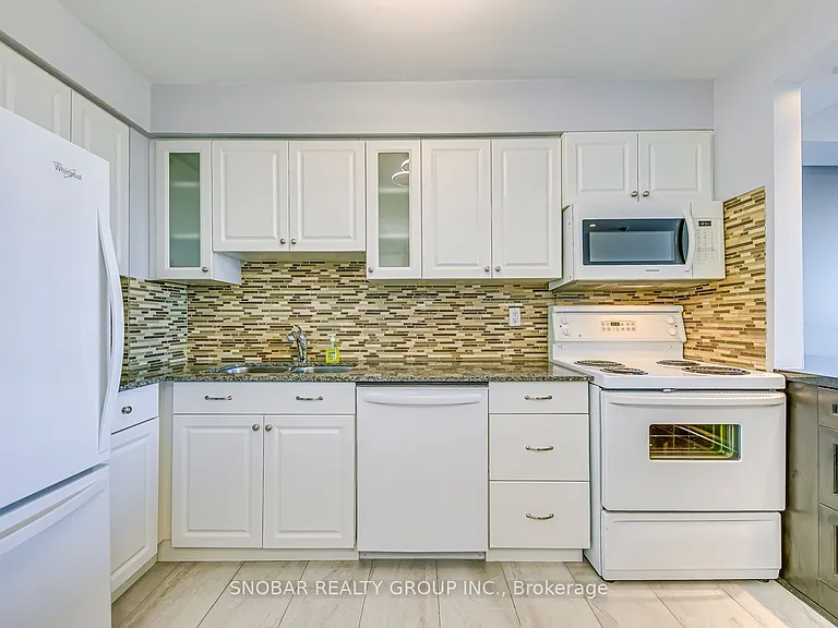1110 Walden Cir #1001 — Photo 8