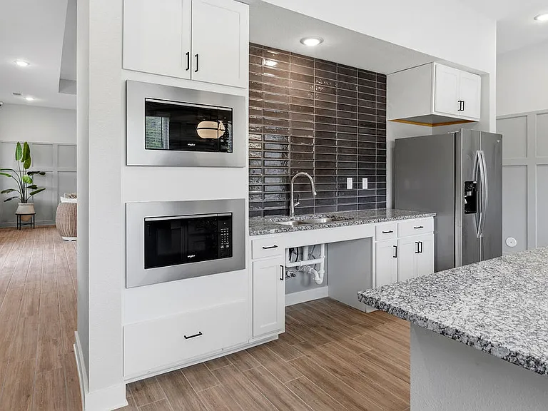 Zephyr Apartments — Photo 43