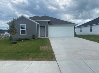 951 Hudson St, Prairie Grove, AR 72753