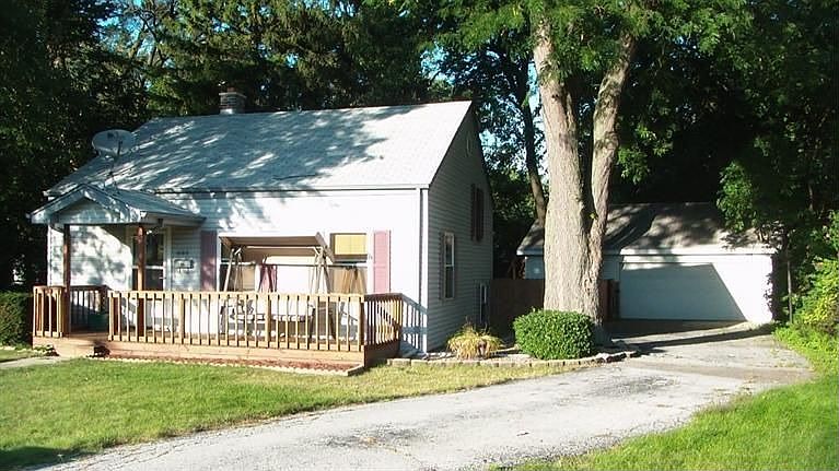 1st image of 605 Berkley Dr