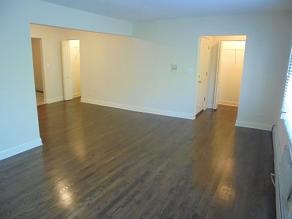 4th image of 7207 N Greenview Ave APT 3C