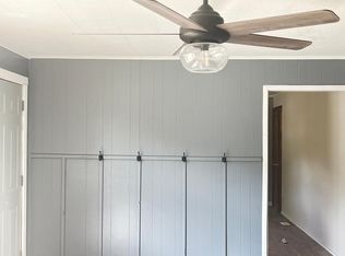 1104 Wears Valley Rd, Pigeon Forge, TN 37863