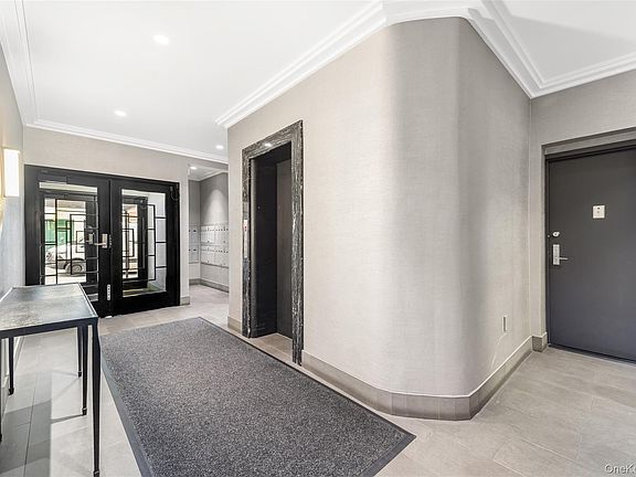 5th image of 152 E 35th Street #5H