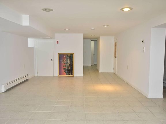 5th image of 171 Pine St Unit 1