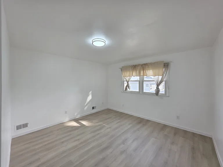 68 Cranford St #2 — Photo 11