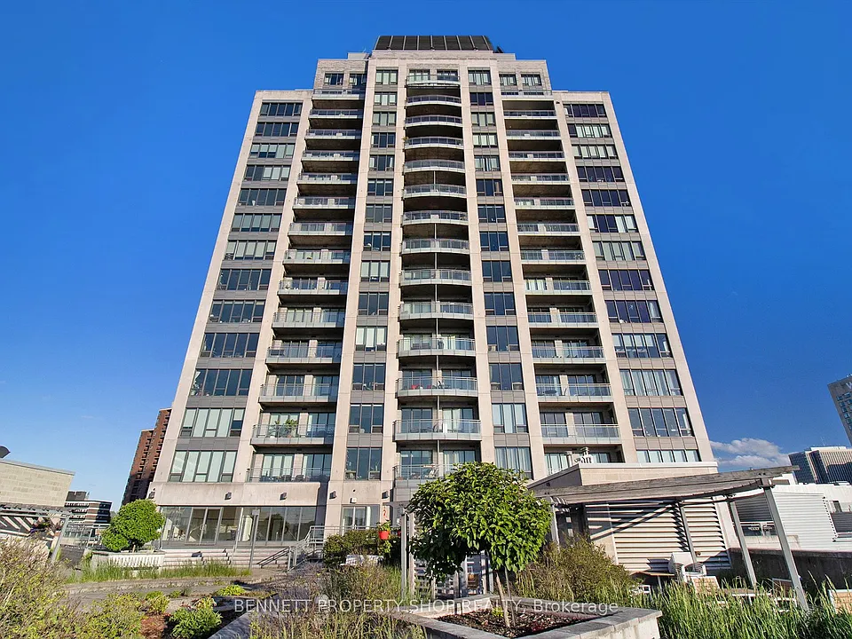 90 George St #602