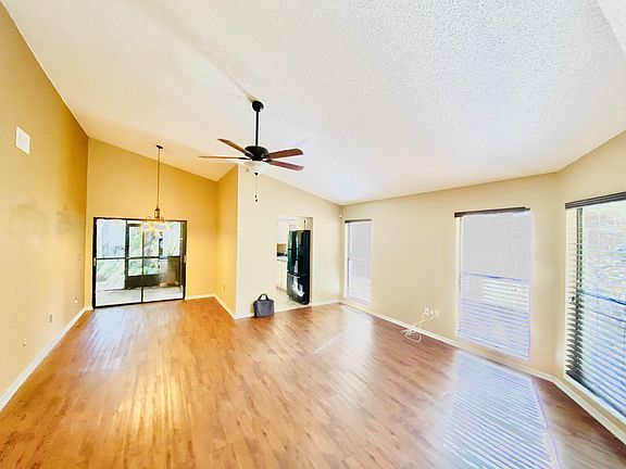 4th image of 13903 Lazy Oak Dr