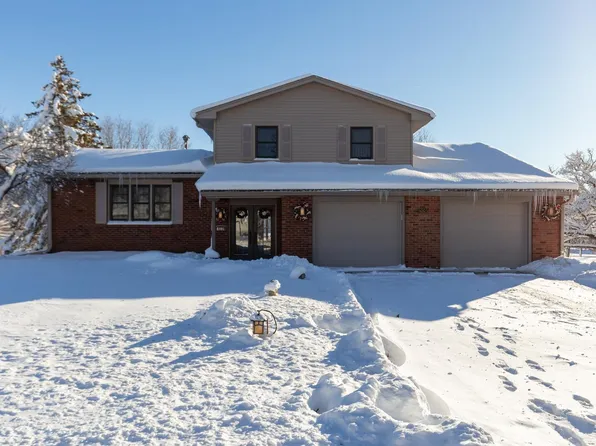 6005 Dodds Dr, Bettendorf, IA 52722