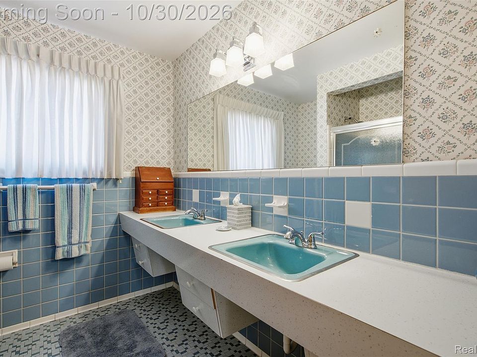 21980 Tredwell Ave, photo 17