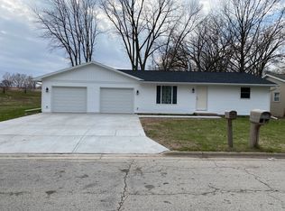 147 Viewpoint Rd, Green Bay, WI 54303
