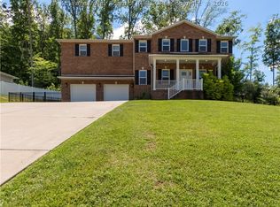 44 Russell St, Winfield, WV 25213