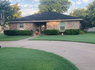 917 S Houston St, Shamrock, TX 79079