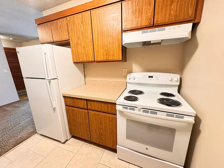 5120 Emerald Dr #17 — Photo 7
