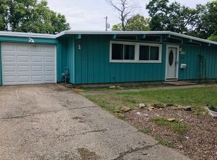 1608 SW Shunga Dr, Topeka, KS 66611