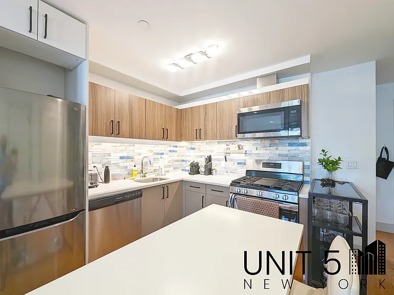 319 Graham Ave #3A — Photo 2