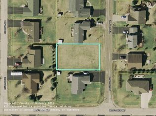 10111 Meadow Ln, Hebron, IL 60034