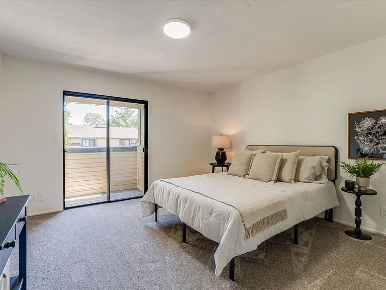 3335 Broad St #15 — Photo 11