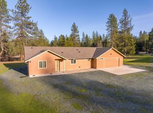 2410 Robertson Bridge Rd, Grants Pass, OR 97526