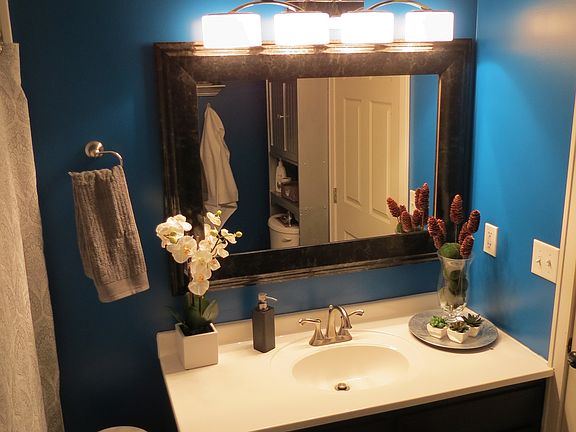 Upper Level Bathroom