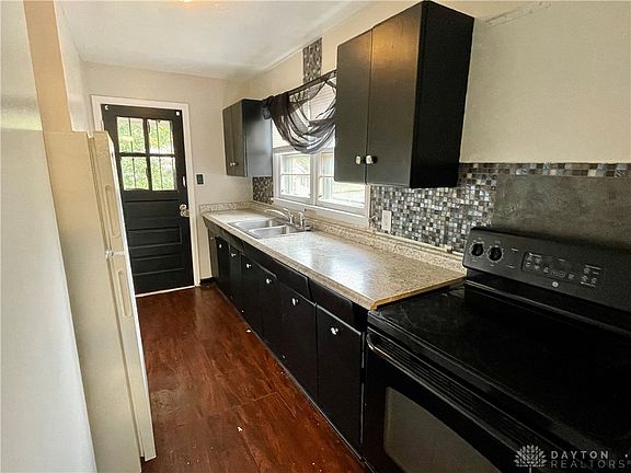5th image of 1025 Cumberland Ave