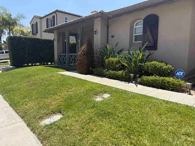 1472 Canoe Creek Way — Photo 3