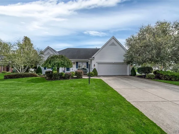 9574 English Ivy Ct, Clarence Center, NY 14032