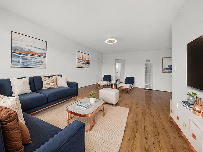 5715 Vineland Ave — Photo 14