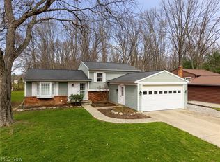 26772 Skyline Dr, Olmsted Township, OH 44138