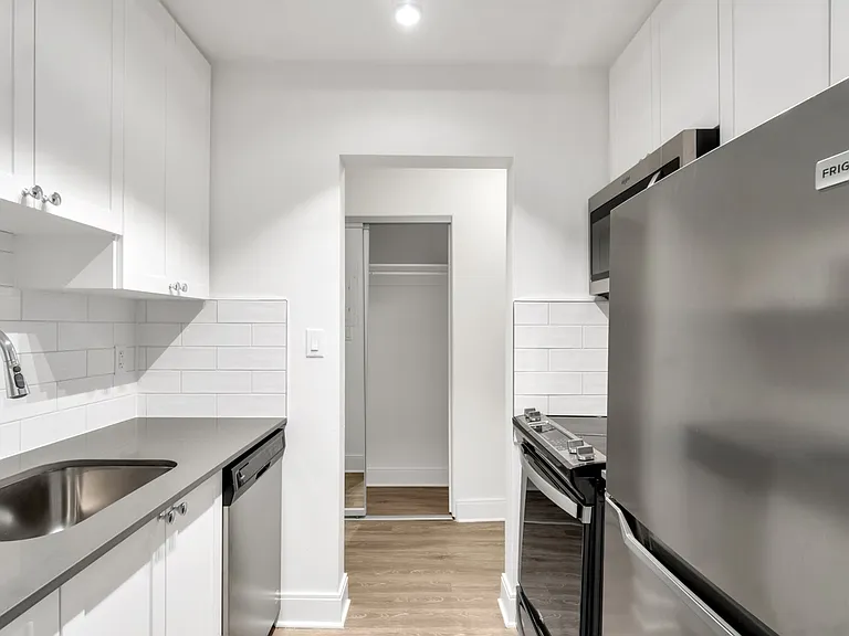 1233 Fairfield Rd — Photo 1